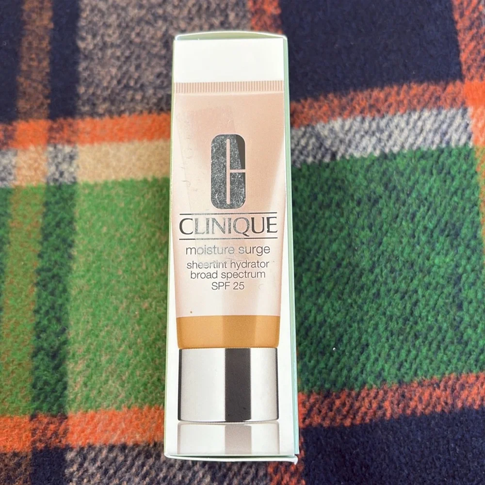CLINIQUE Moisture Surge Sheertint Hydrator Broad Spectrum SPF 25 Moisturizer
